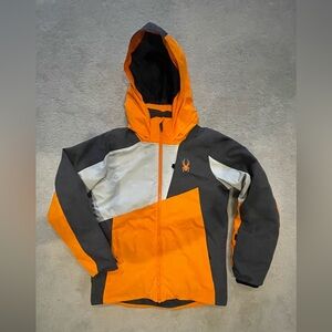 Spyder Big Kids Leader Ski Jacket
Removable hood with gaiter, powder skirt